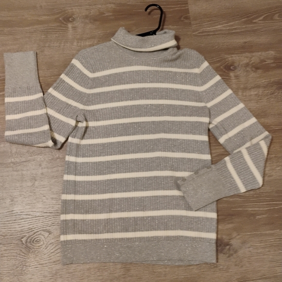 Talbots Ribbed Turtleneck Metallic Stripe Gray Sky Sweater Stretchy Size Large - Picture 5 of 8